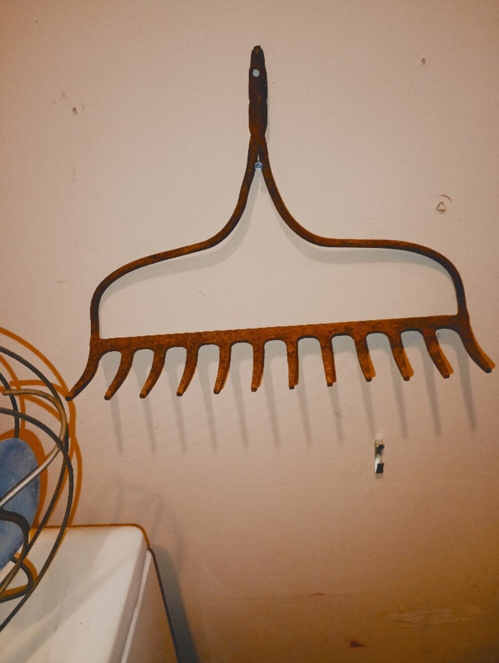 Vintage Rusty Brown Metal Rake - Picture 3 of 4